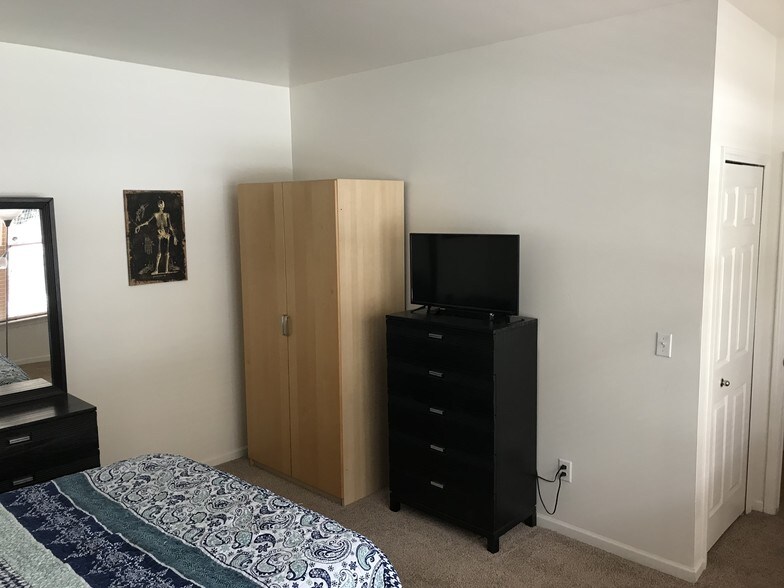 Building Photo - 56 W Bethune Ave