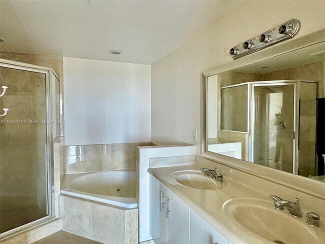 Building Photo - 7900 Harbor Island Dr