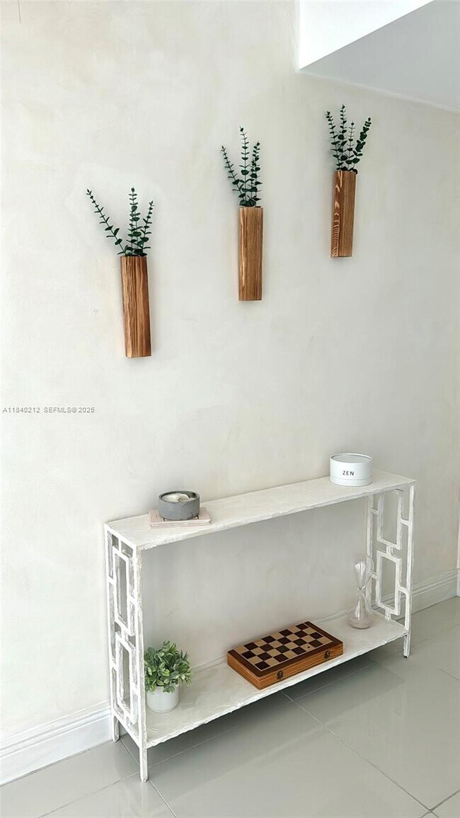 Building Photo - 1861 NW S River Dr