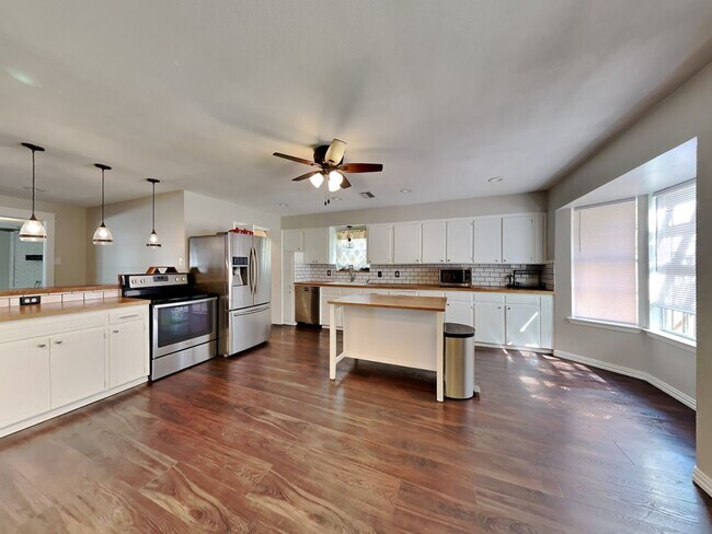 Building Photo - DARLING HOME IN DENTON READY NOW!