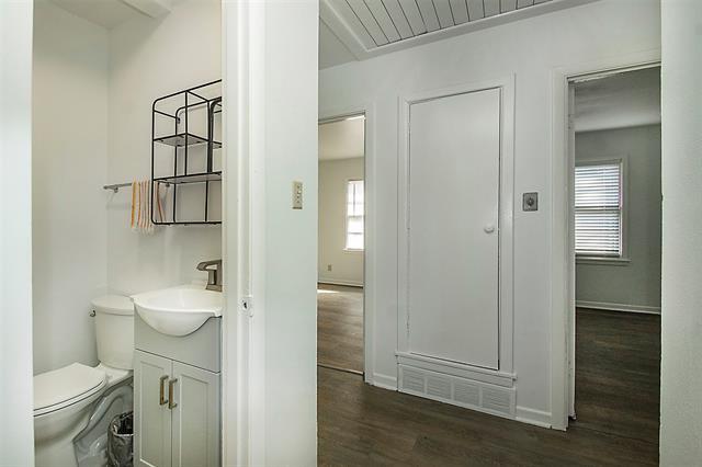 Building Photo - 1925 Hilltop Dr