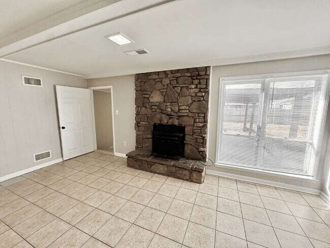 Building Photo - 3411 Emerald St