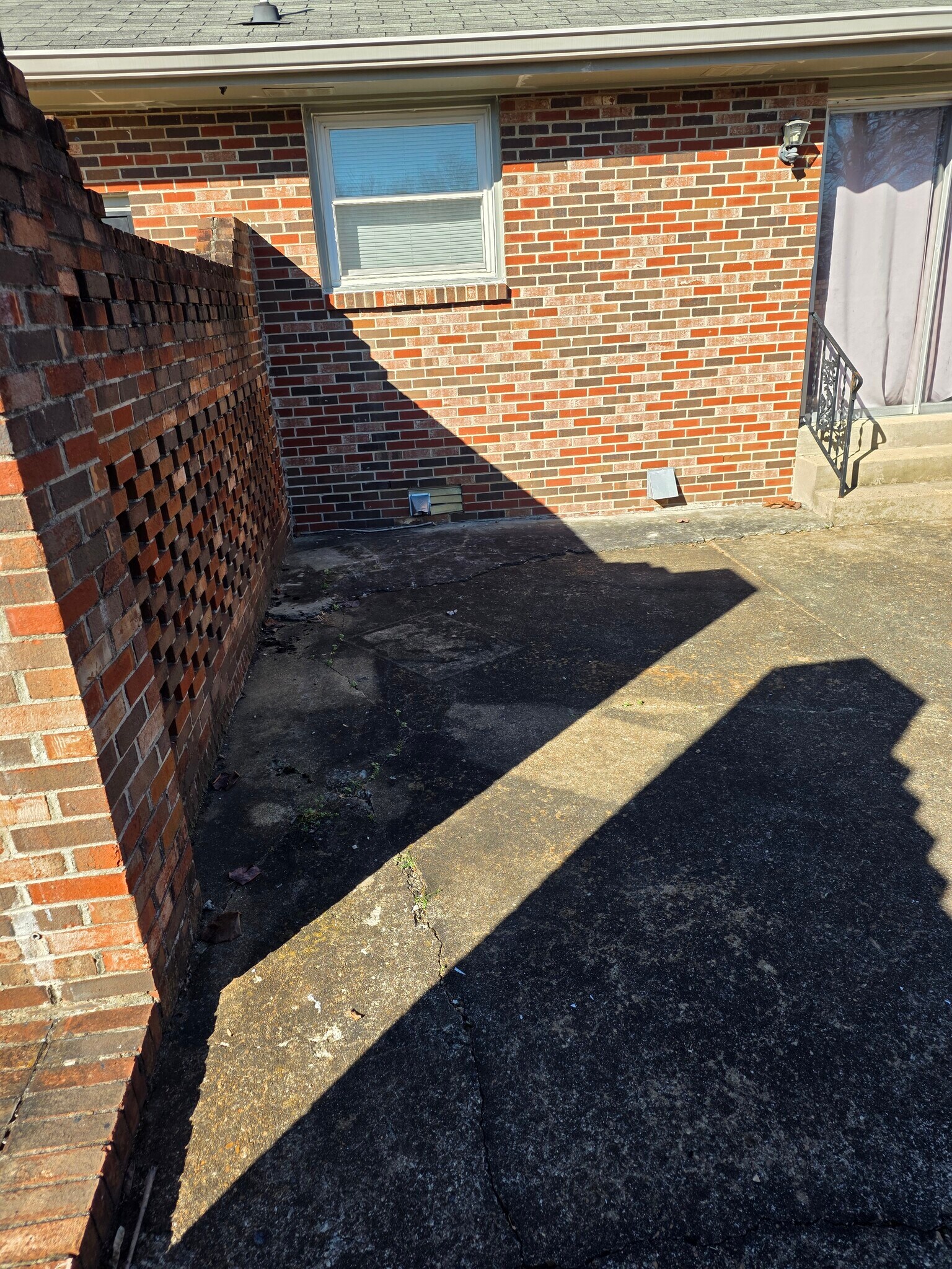 Building Photo - 3009 Sunnyview Dr