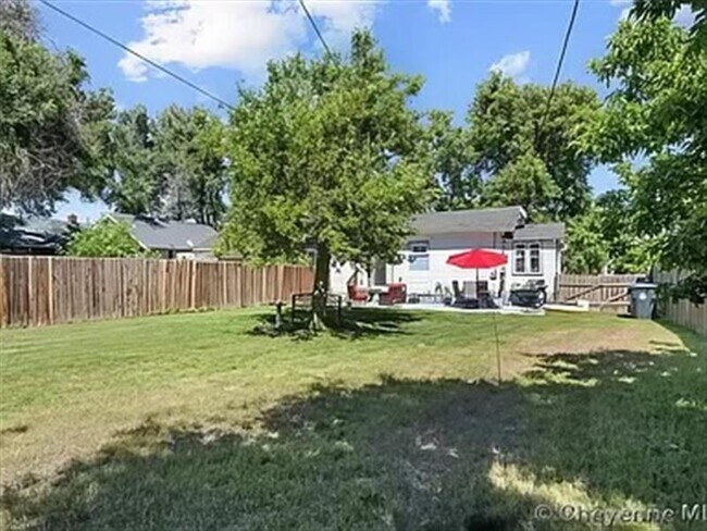 Building Photo - Cute, clean home