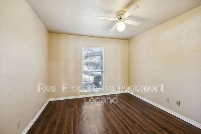 Building Photo - 1312 Goodwin Dr