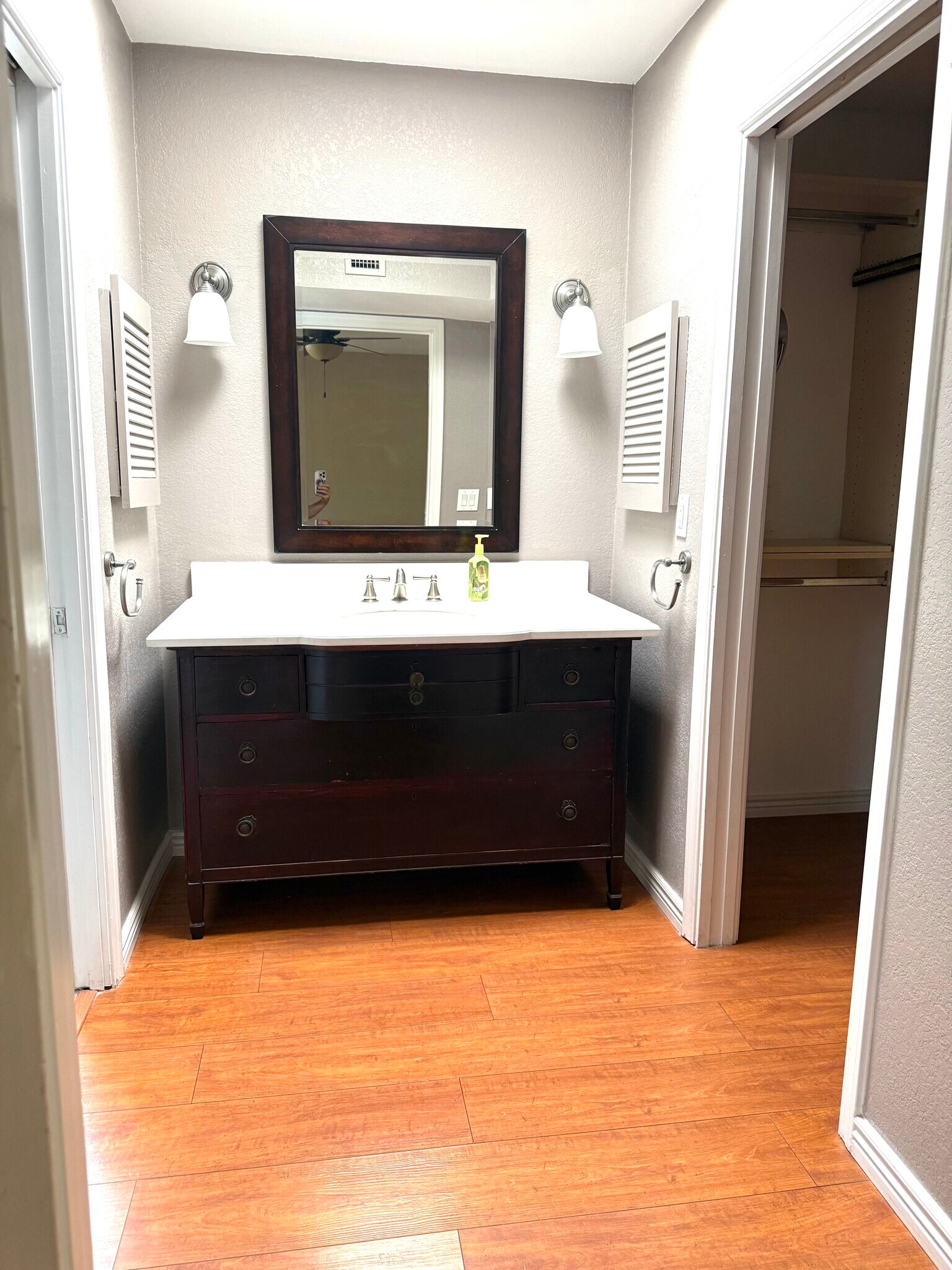 master bath - 8315 S Taylor Dr