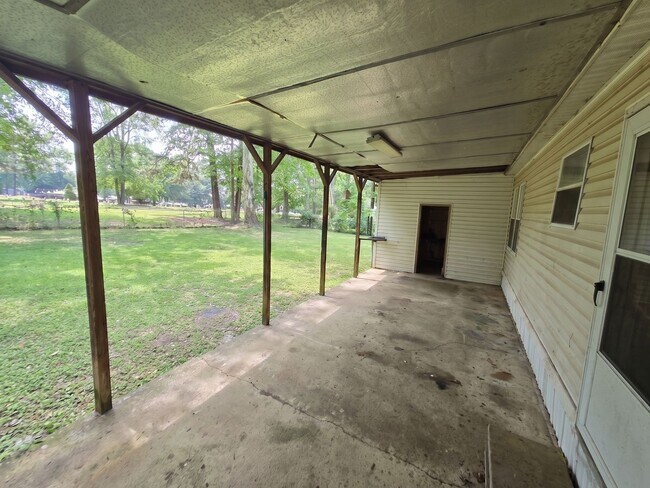 Building Photo - 423 Hallmark Dr