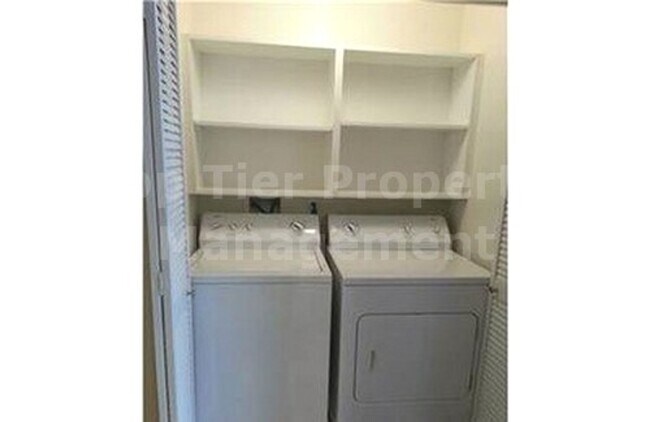 Building Photo - ***Beautiful 2 bed/2 bath Condo in the Hea...