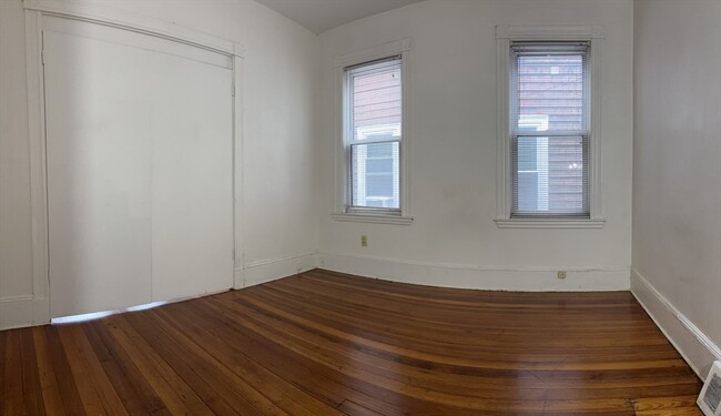 Building Photo - 427 Winthrop St