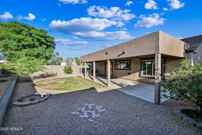 Building Photo - 2914 E Michelle Dr
