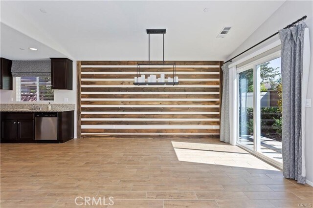 Building Photo - 29334 Linden Pl