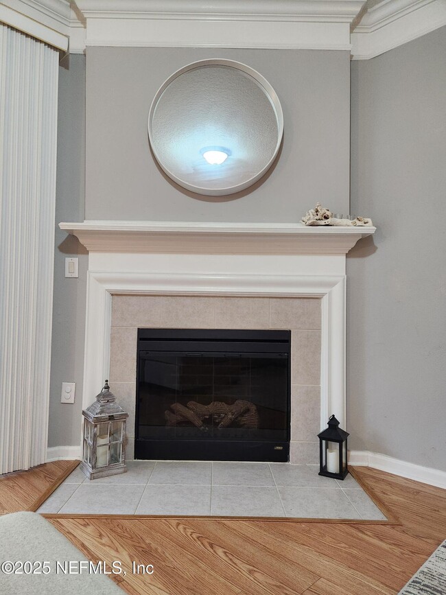 Building Photo - 3857 Lionheart Dr