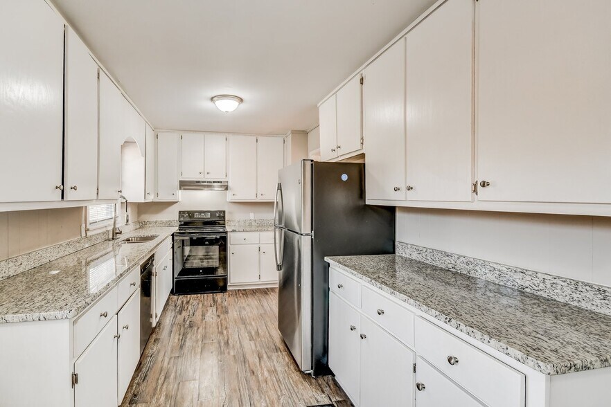 Building Photo - 4560 Spearman Rd