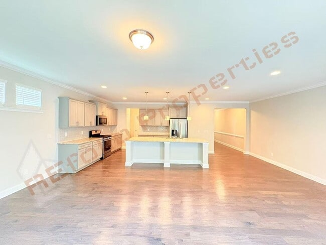 Building Photo - 713 Newlyn Dr