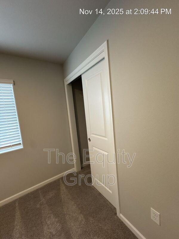 Building Photo - 410 S Summit St