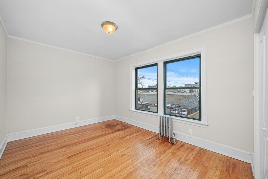 Building Photo - 2322 N Spaulding Ave