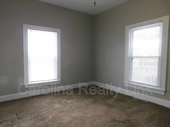 Building Photo - 85 Crowell Dr NW