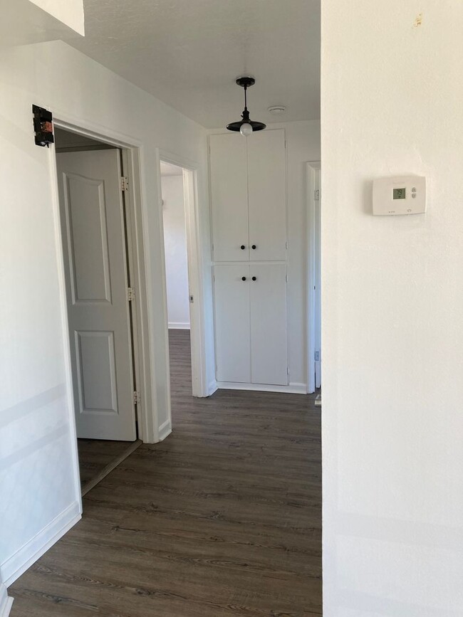 Building Photo - 2432 S 5th St W