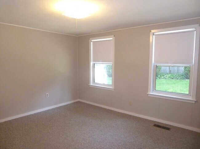 Building Photo - 126 Lowell St