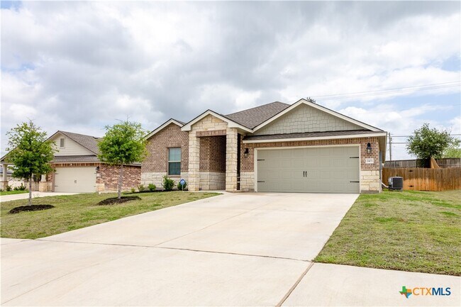 Building Photo - 2403 Corradino St