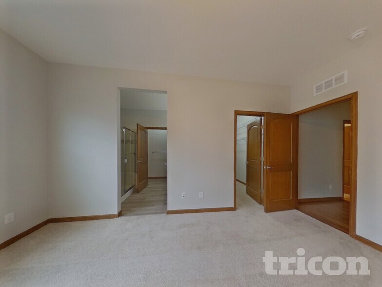 Building Photo - 6313 N Genoa Way