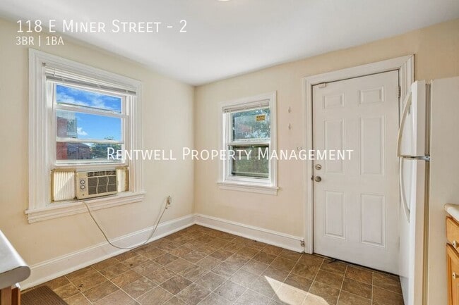 Building Photo - 118 E Miner St