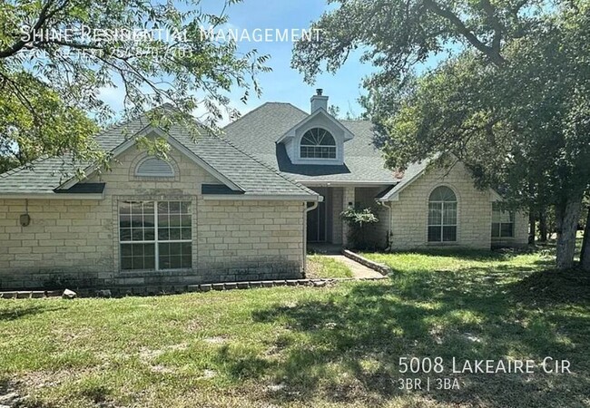 Primary Photo - 5008 Lakeaire Cir