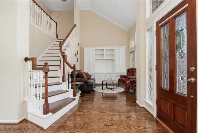 Building Photo - 314 Trailwood Ct