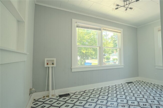 Building Photo - 120 Kirkland Dr