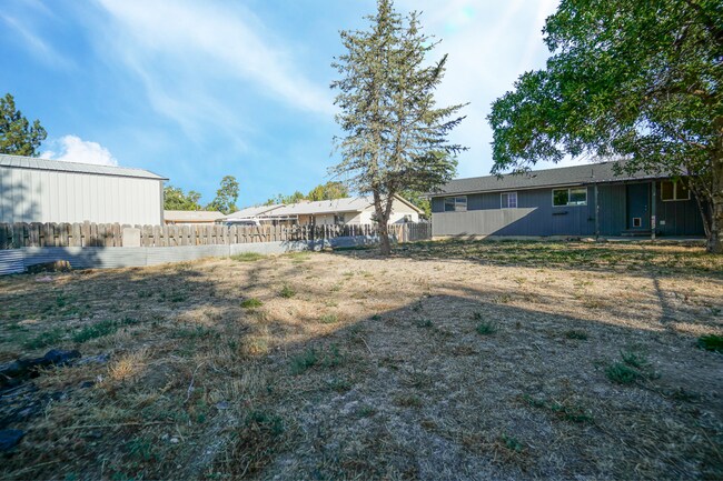 Building Photo - 1343 W Owyhee St