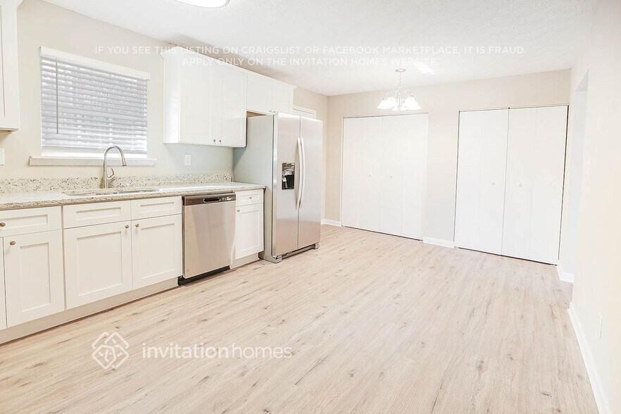 Building Photo - 237 W James Cir