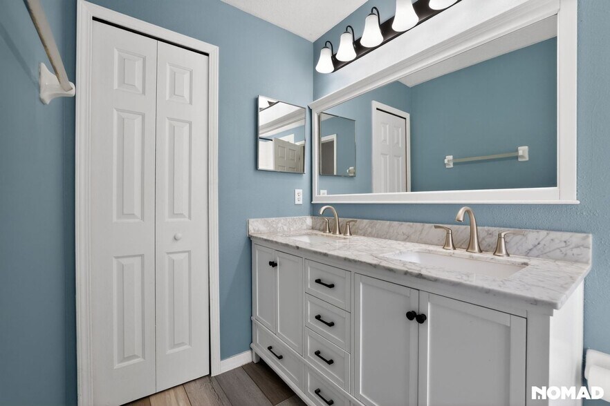 Building Photo - 7831 Carriage Pointe Dr