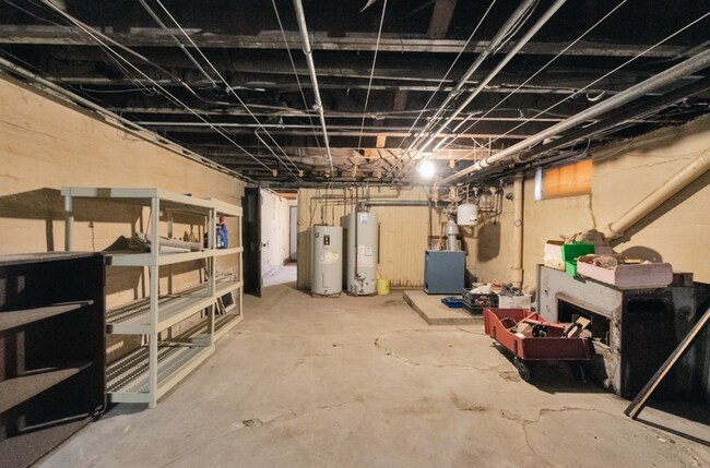 Building Photo - 1466 Main St