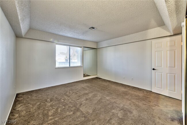Building Photo - 1751 E Reno Ave