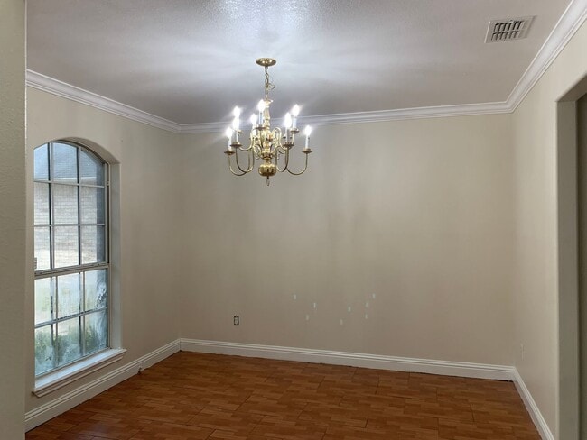 Building Photo - 3821 Brockhampton - 4/Bed 2/Bath - $2295/m...