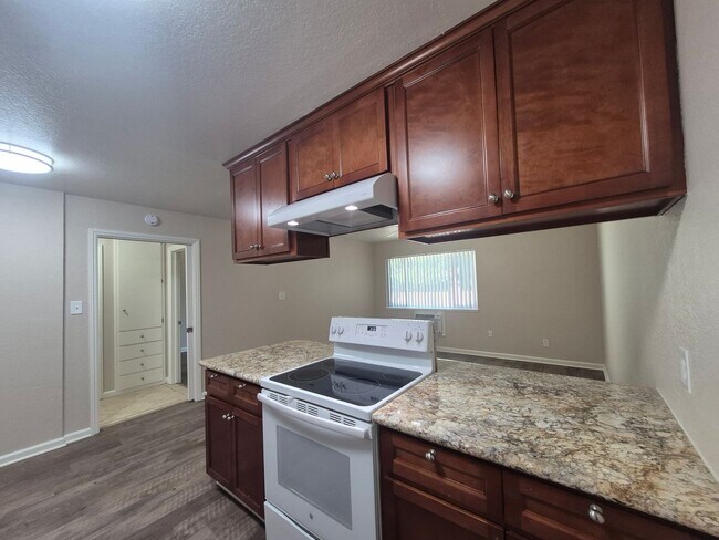 Interior Photo - 1711 N Street, Sacramento