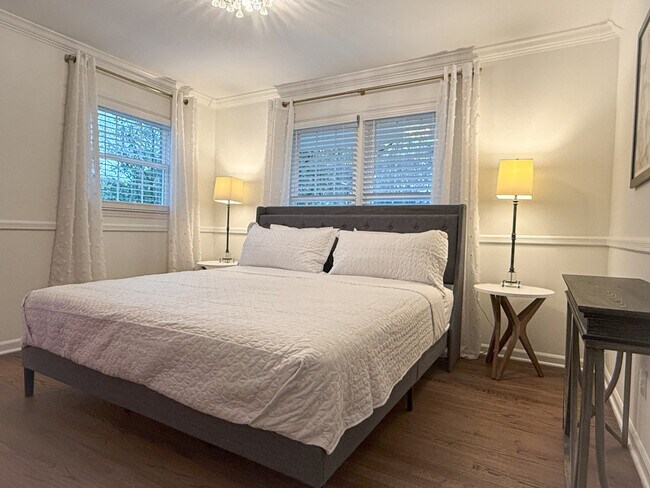 Building Photo - 7601 Bedfordshire Dr