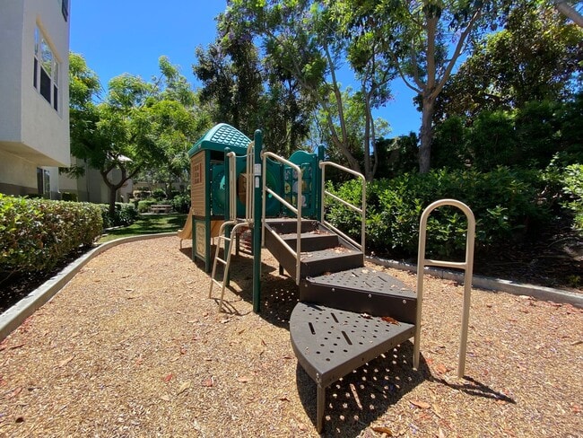 Building Photo - Beautiful Townhome in the Cascada Communit...