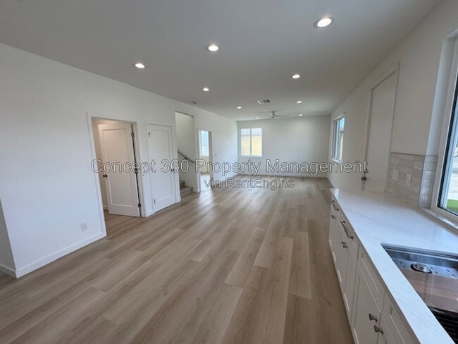 Building Photo - 6168 Briercrest Ave