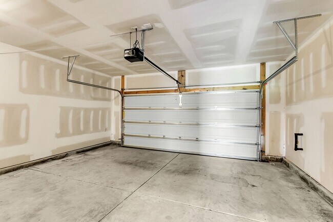 Building Photo - 424 Pender Woods Dr