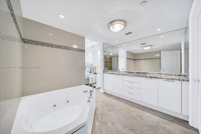 Building Photo - 18911 Collins Ave