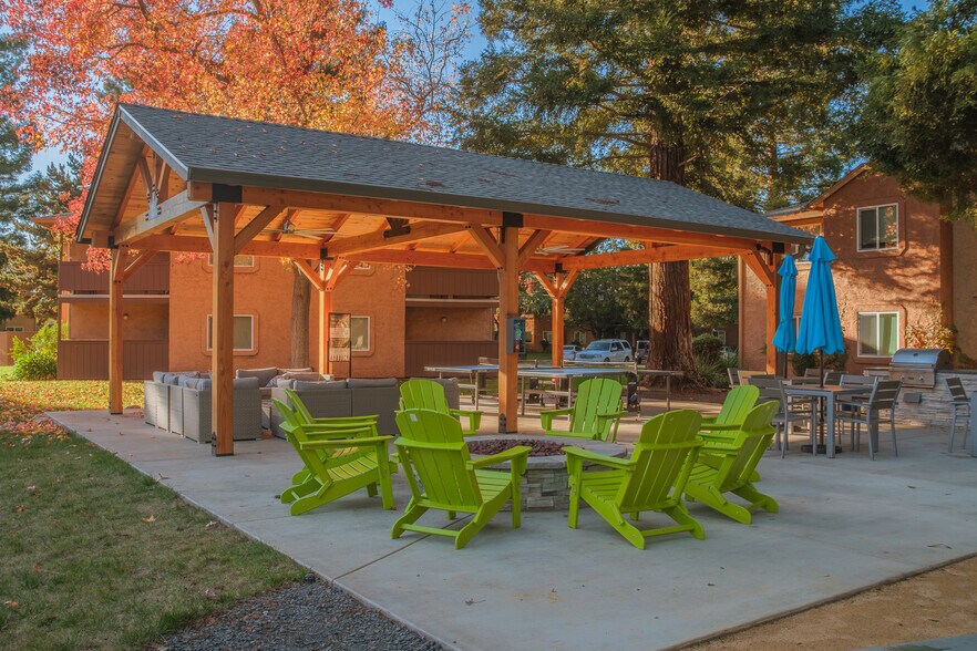 Pine Tree Apartments 47 E Cobblestone Dr Chico CA 95928 Apartment