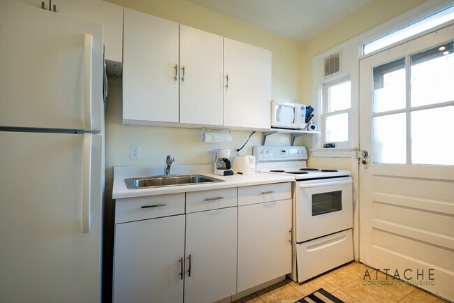 Building Photo - 10 Ashby Street Unit D, Alexandria, VA 22305