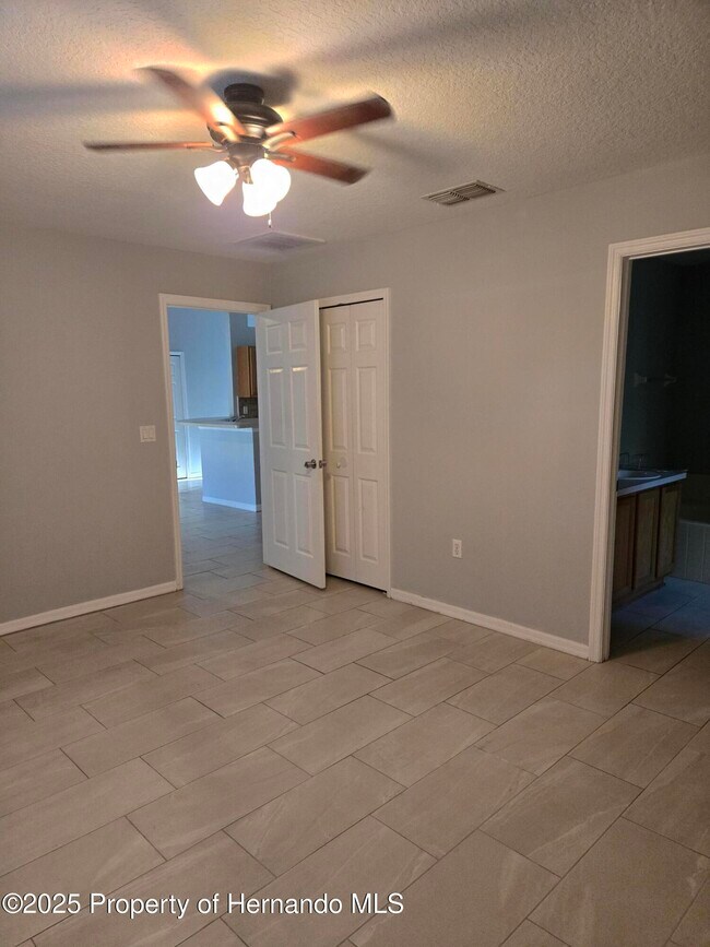 Building Photo - 1330 Clovis Ln