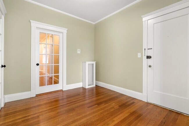 Building Photo - 132 Sewall Ave