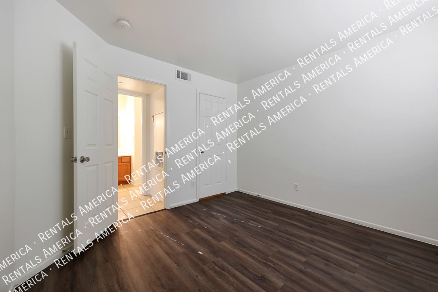 Building Photo - 16602 N 25th St