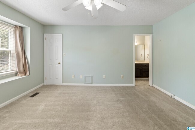Building Photo - 22 Ashford Cir