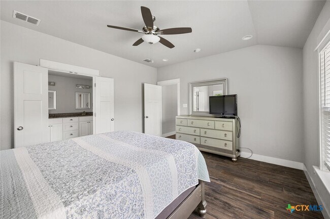 Building Photo - 7 Woodhollow Way