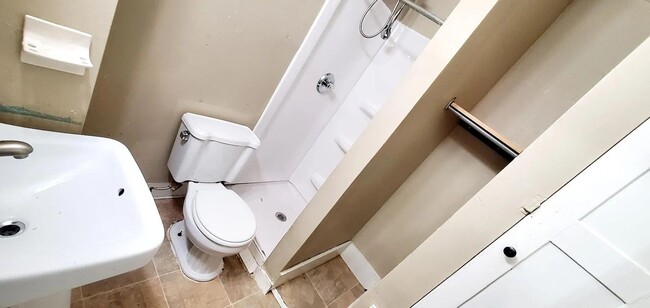 Building Photo - 1137 Muskegon Ave NW