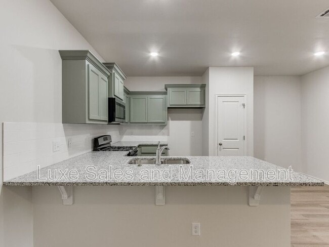Building Photo - 1541 Pavy Pkwy